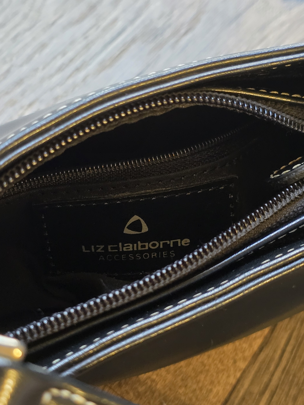 Liz Claiborne Mini Black Shoulder Bag - Picture 6 of 11